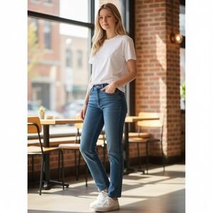 Levi's 502 Jeans 33 x 34  Medium Wash Blue Excellent Leg Denim